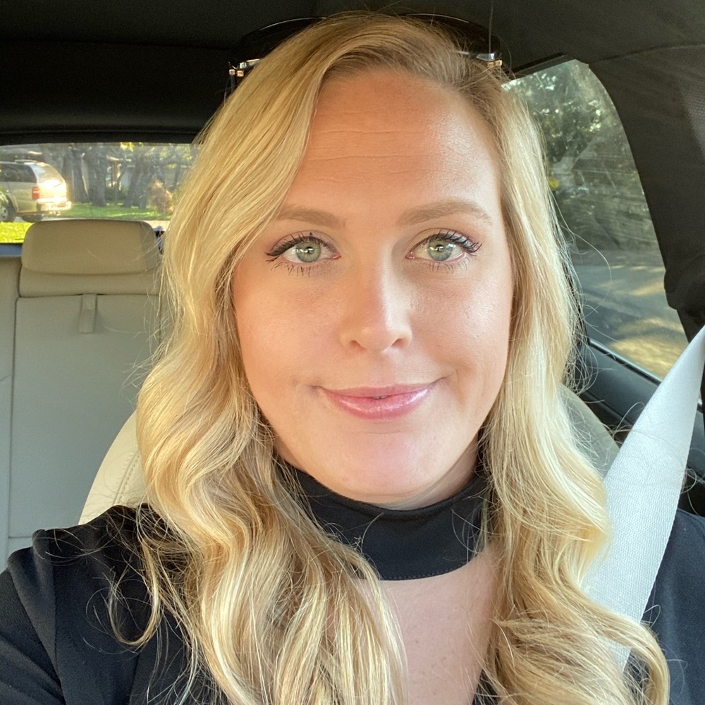Meet your Posher, Courtney